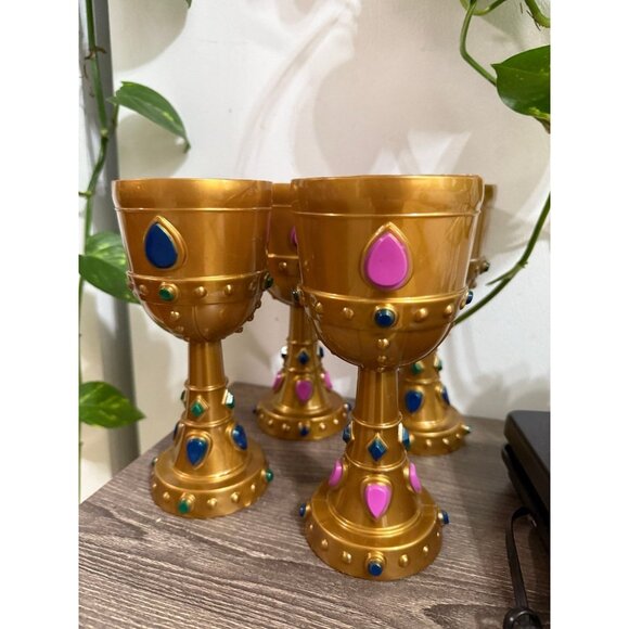 (4) piece Plastic gold Chalice cups - Picture 1 of 8
